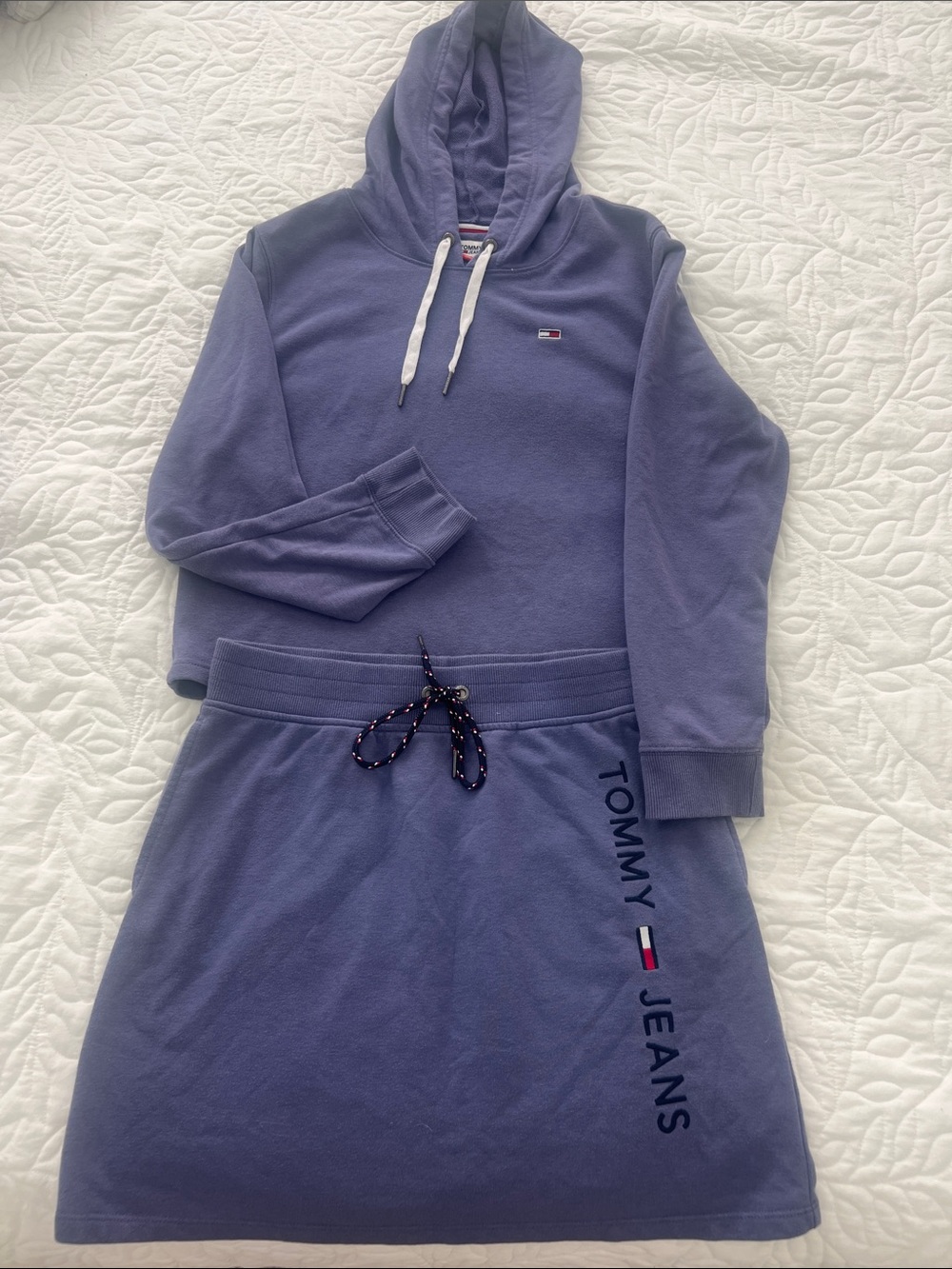Tommy Hilfiger Lavender Hooded Sweatshirt and shirt set, size M/L